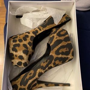 Steve Madden animal print shoes size 9.5